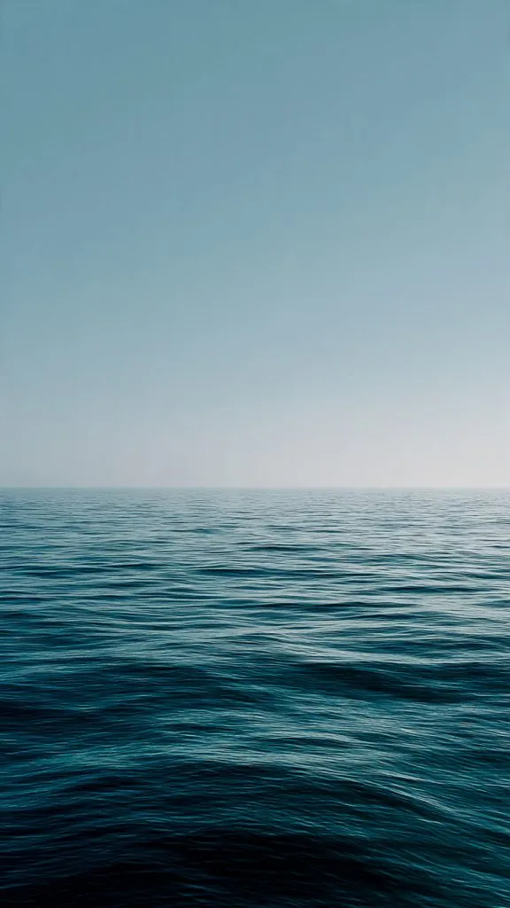 Wallpaper Aesthetic Minimalist: Calm, Clean Background Ideas for a Beautiful Screen 6 calm minimal ocean horizon wallpaper
