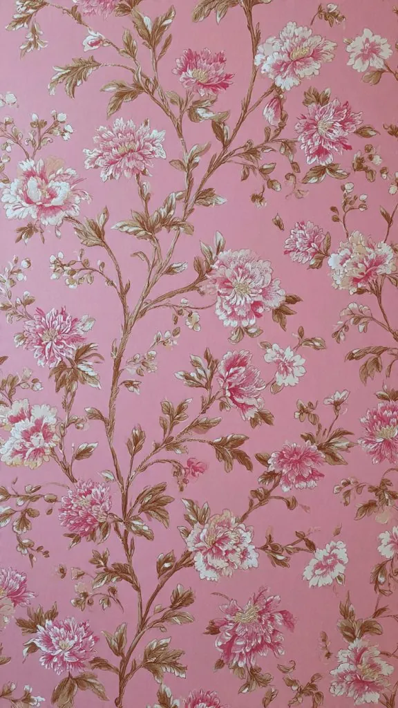 Wallpaper Aesthetic iPhone Pink: Dreamy & Cute Pink Background Ideas for Your Lock Screen 9 vintage pink floral wallpaper